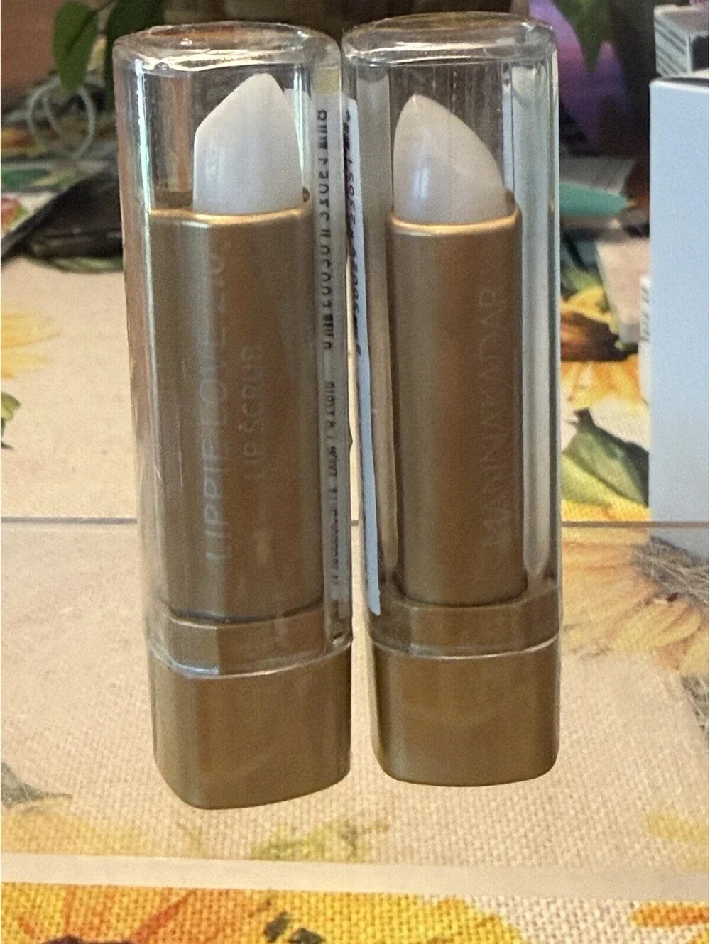 2. Manna Kadar Lippie Love 2.0 Lip Scrub Full Size, Sealed, Clear